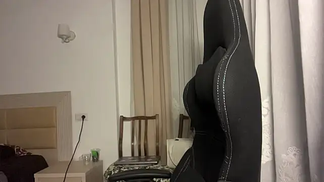 RosenMist Live XXX Chat