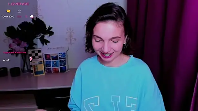 Chat +18 de KindHazelHere_ ao vivo