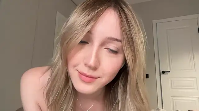 XXX chat uživo modela Kattie_Petite