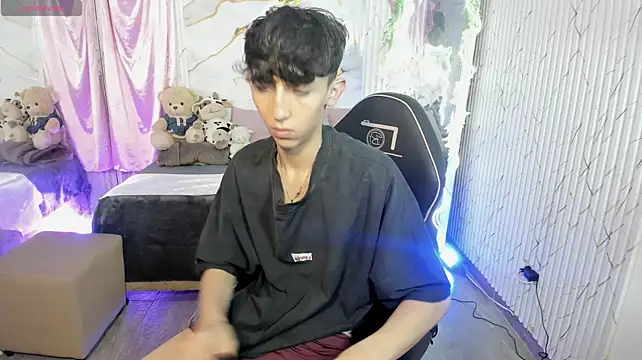 ETHANN_TAY1n Webbikameraesitys