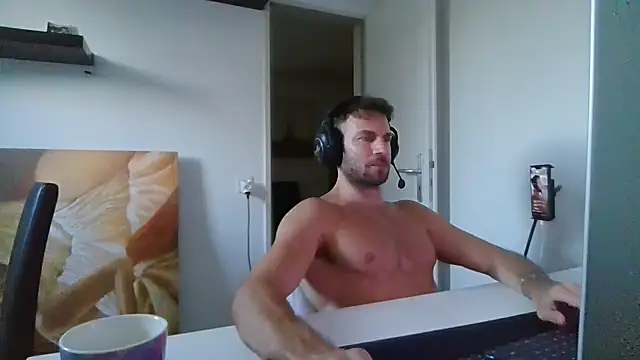 alpha-hunk Live XXX Chat