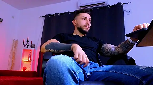 MightyAaron66 Live XXX Chat