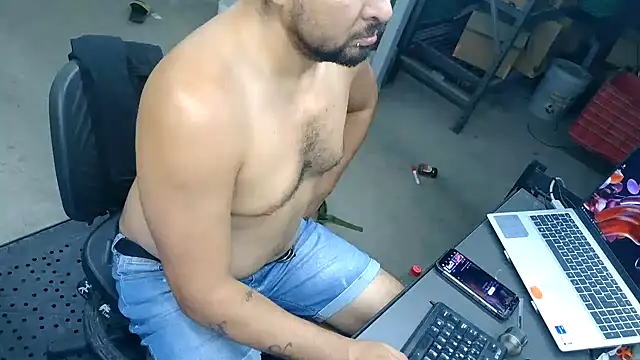 BustedCall Show in webcam