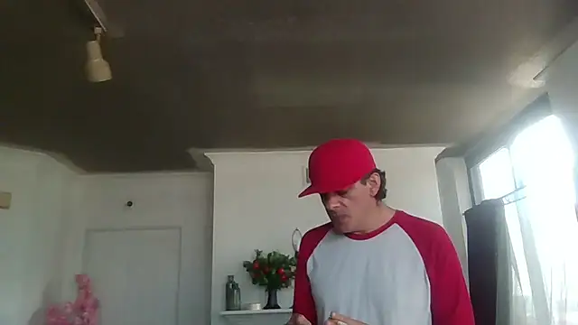 mikey-s-cort Show in webcam