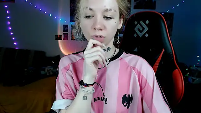 Nica_Kawaii লাইভ XXX চ্যাট