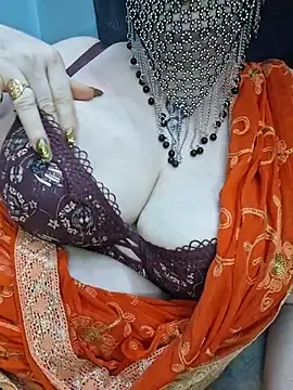 Indian_Coupl3 Adlı Modelin Canlı XXX Sohbeti