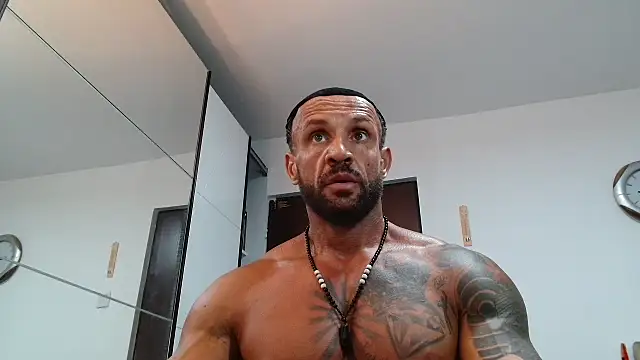 عرض كام Magnificmuscles89