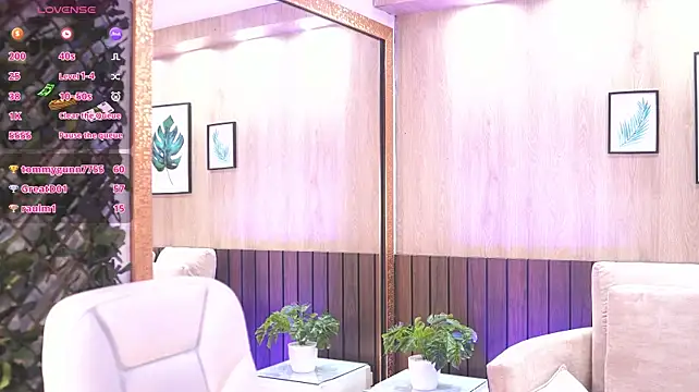 SeleneBanks Adlı Modelin Canlı XXX Sohbeti