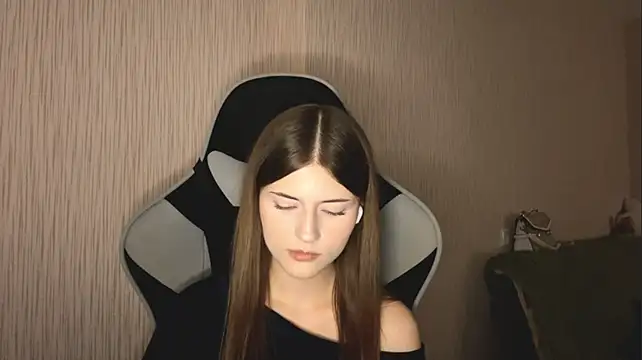 Chat +18 de DeniseGasperini ao vivo