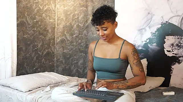 kelly_thomson Live XXX-chat