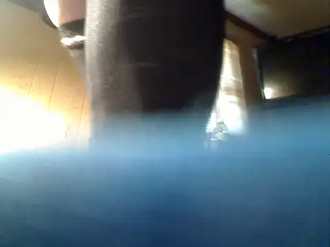 LuvHerHugeD Show in webcam