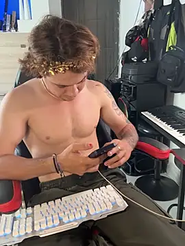 AngelLatinBoy Adlı Modelin Web Kamerası Şovu