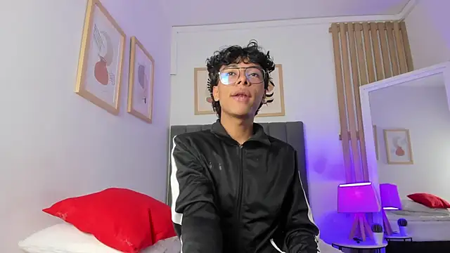 Adams__Bobby live XXX chat