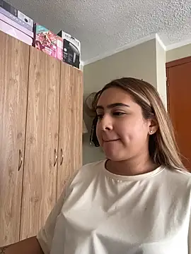 Chat XXX ao vivo de Miabonnett_