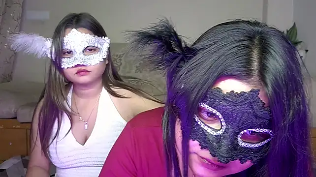 Two_Baddies: вебкам-шоу