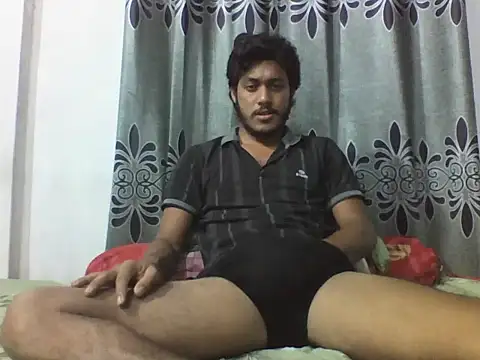 koushik10 Adlı Modelin Canlı XXX Sohbeti