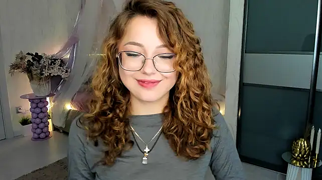 SereneFlame Chat XXX live