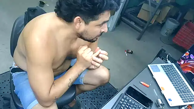 BustedCall élő XXX-chatje