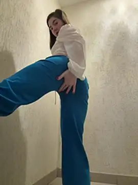 Chat +18 de Kira711q ao vivo