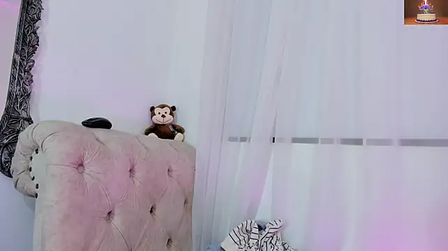 Chat XXX ao vivo de SharlotteGarcia