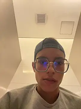 Andres_boy252 Adlı Modelin Web Kamerası Şovu