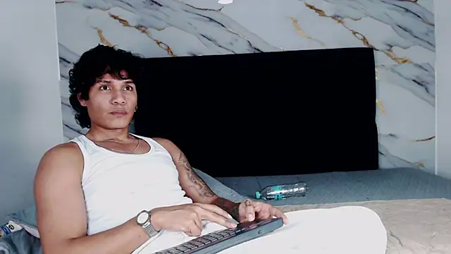 Chat XXX ao vivo de MaximilianRoth
