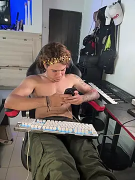 AngelLatinBoy Webcamshow