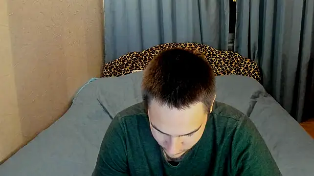 XXX chat uživo modela Bear_Beer130