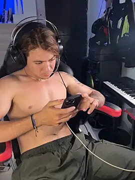 AngelLatinBoy: απευθείας συνομιλία ΧΧΧ