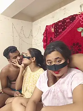 Pertunjukan Kamera Web PRIYA_KOLKATA