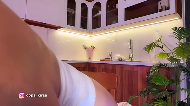 Meow_Kira – Naživo XXX chat