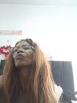 BustyMilf_n Live XXX chat