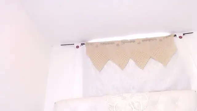 crystal_watson0 Adlı Modelin Canlı XXX Sohbeti