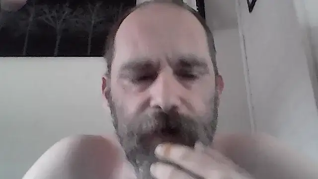 crazyheratic8 Show in webcam