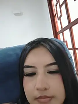 SCARLETVELVET_ Adlı Modelin Canlı XXX Sohbeti