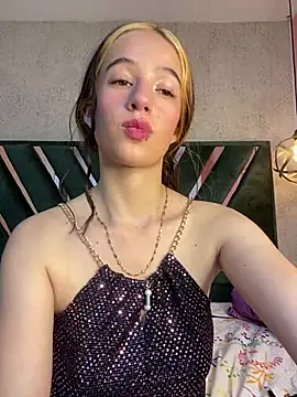 aly_16 Chat XXX live
