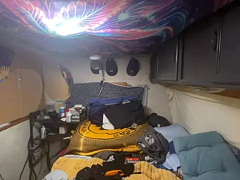OmarSalasxh33 Show in webcam