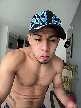 Taylor_DiamondBoy – Naživo XXX chat