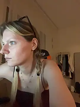 MaryHiggins' Live XXX Chat