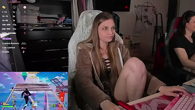 FuckinHotCouple1 Show in webcam