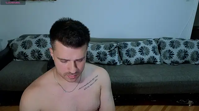 JohnnyStepBro Show in webcam