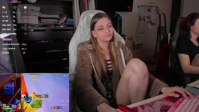הופעת וובקאם של FuckinHotCouple1