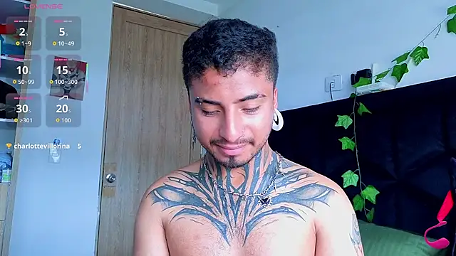 JuanCamiilo_66 Show in webcam