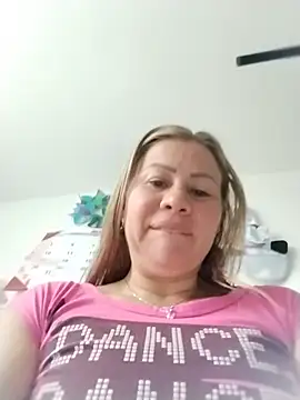 LaraCaliente's Live XXX Chat