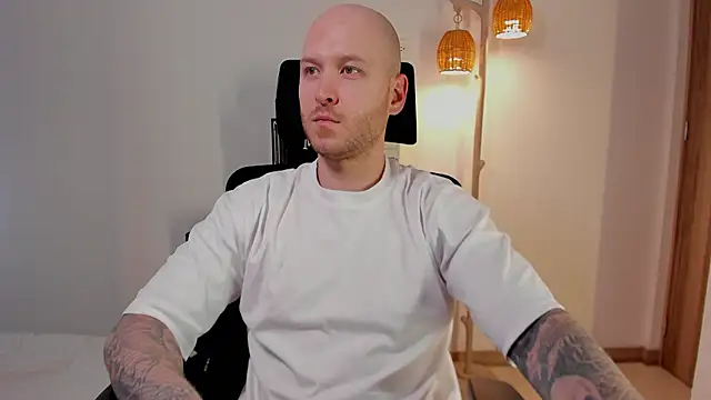 Adam_Meyer10のウェブカメラショー