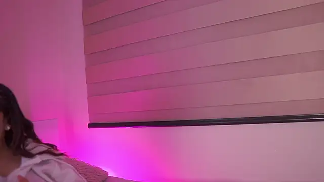 Chatroom XXX en direct de dakotaa_01