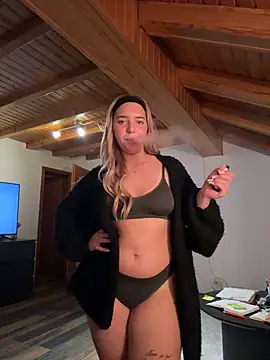 Naomi-Klein's Live XXX Chat