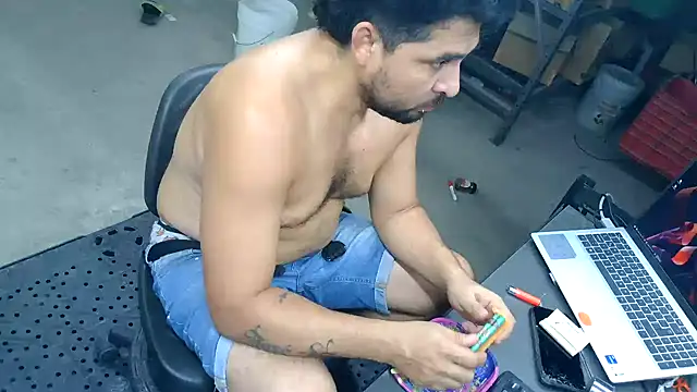 XXX chat uživo modela BustedCall