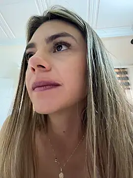 alicee16 – Naživo XXX chat
