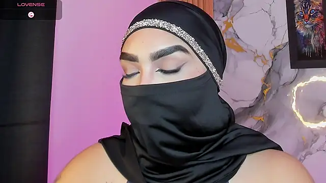 Pertunjukan Kamera Web Maissa_Alabi